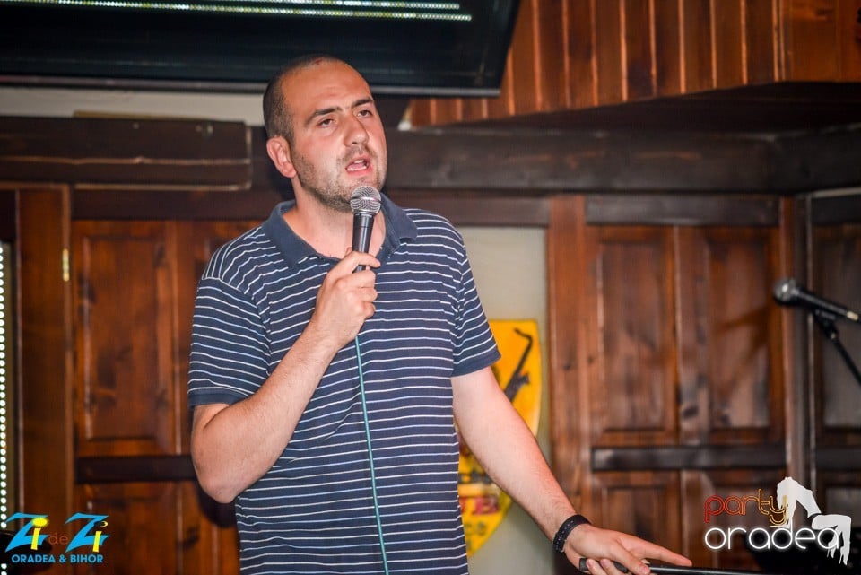 Stand up comedy, Queen's Music Pub