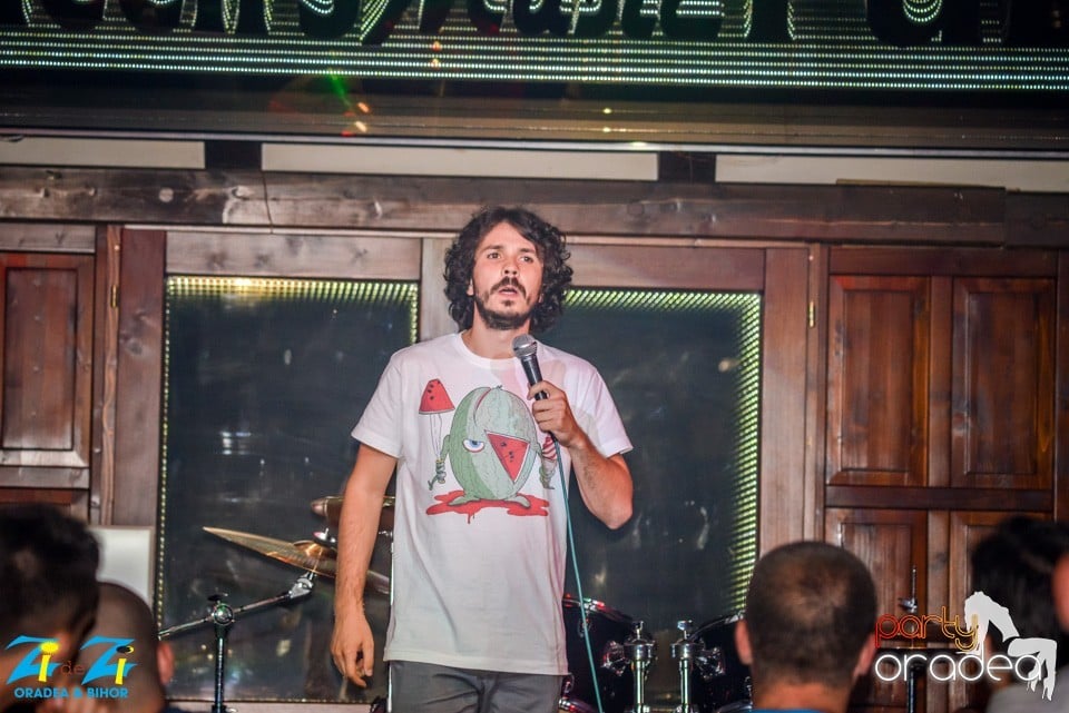 Stand up comedy, Queen's Music Pub