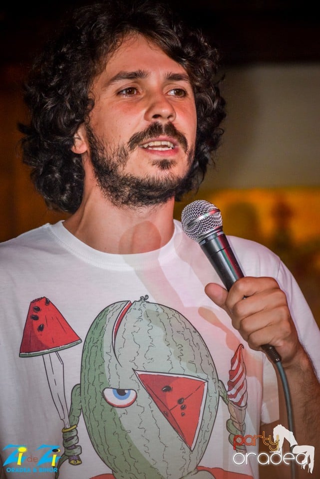 Stand up comedy, Queen's Music Pub