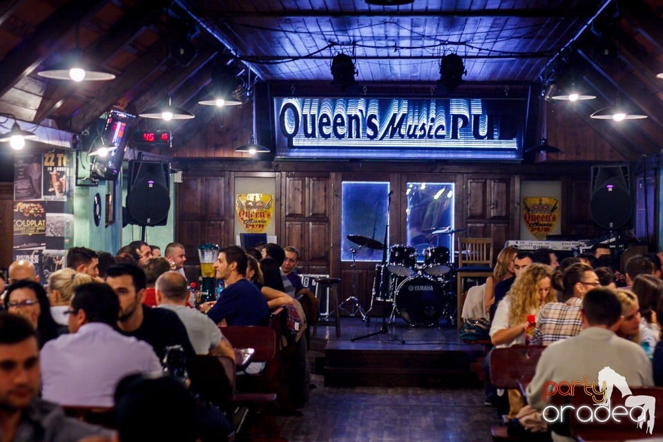 Stand up comedy, Queen's Music Pub