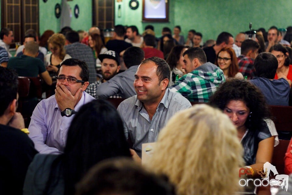 Stand up comedy, Queen's Music Pub