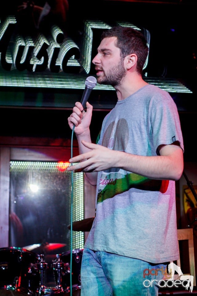 Stand up comedy, Queen's Music Pub