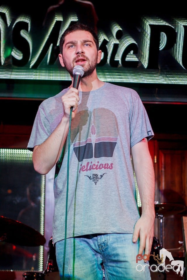 Stand up comedy, Queen's Music Pub