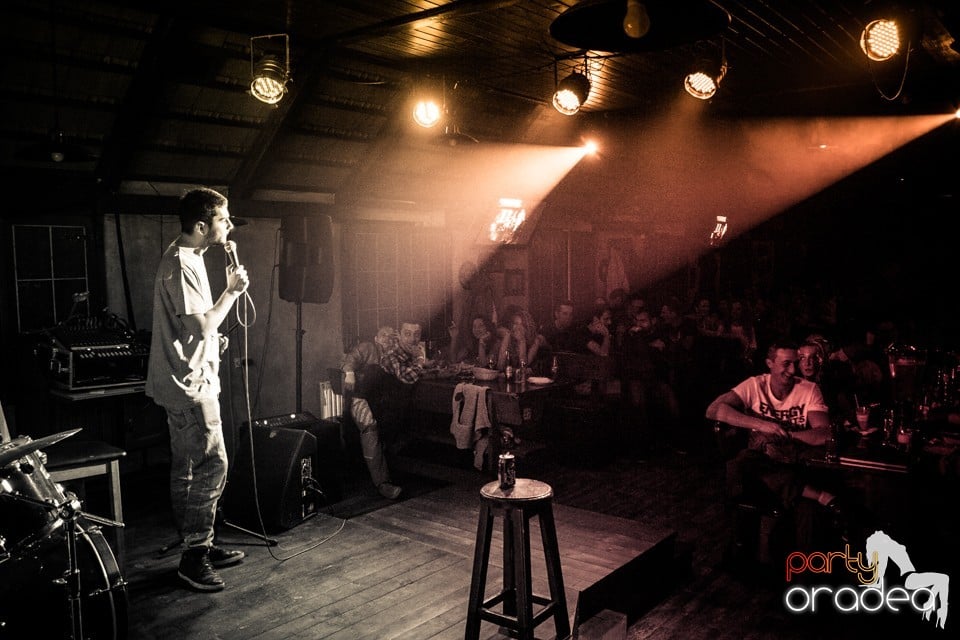 Stand up comedy, Queen's Music Pub