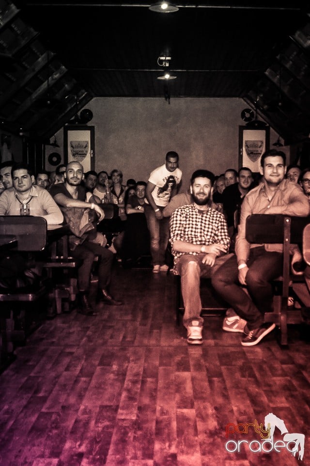 Stand up comedy, Queen's Music Pub