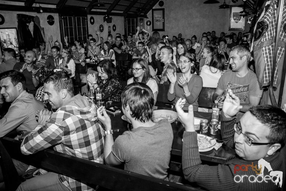 Stand up comedy, Queen's Music Pub