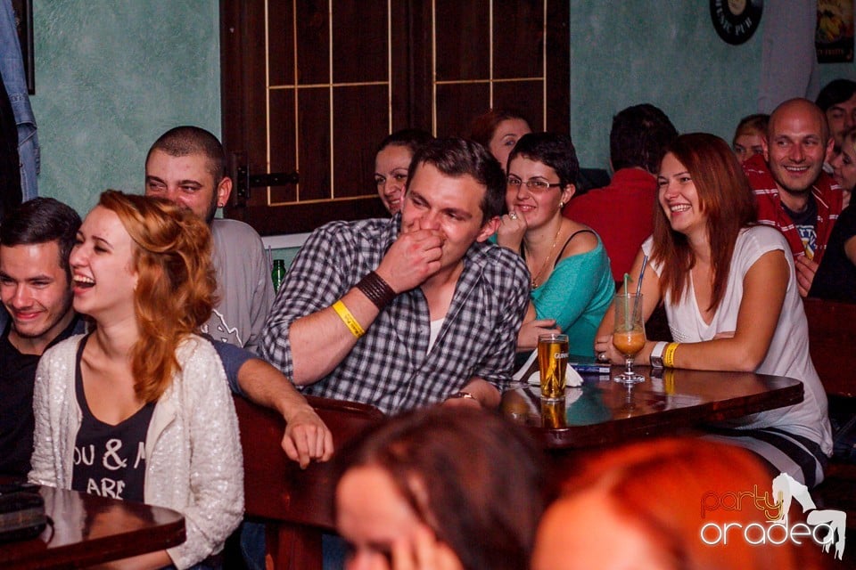 Stand up comedy, Queen's Music Pub