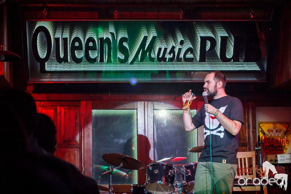 Stand up comedy, Queen's Music Pub