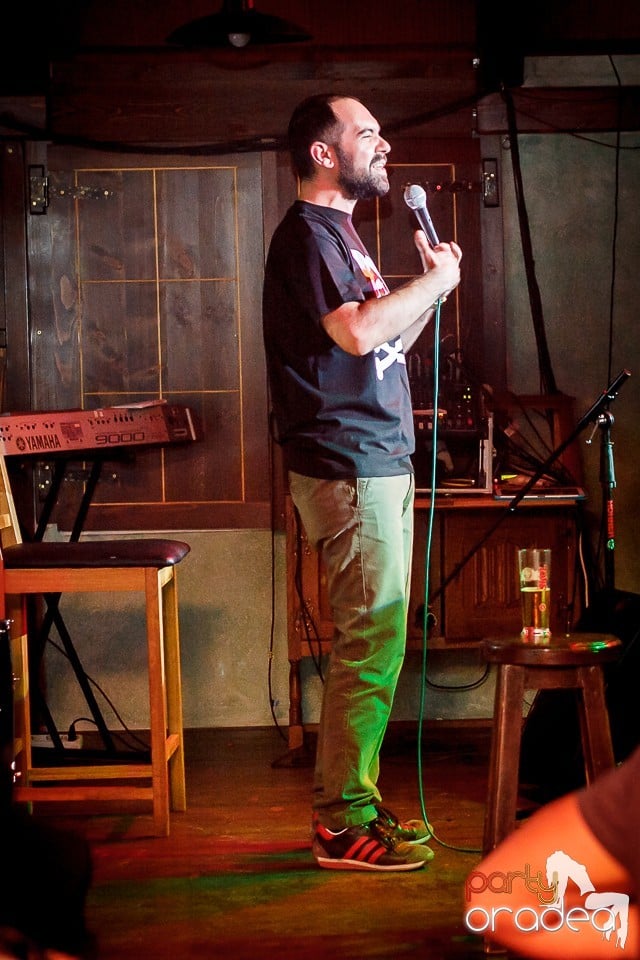 Stand up comedy, Queen's Music Pub