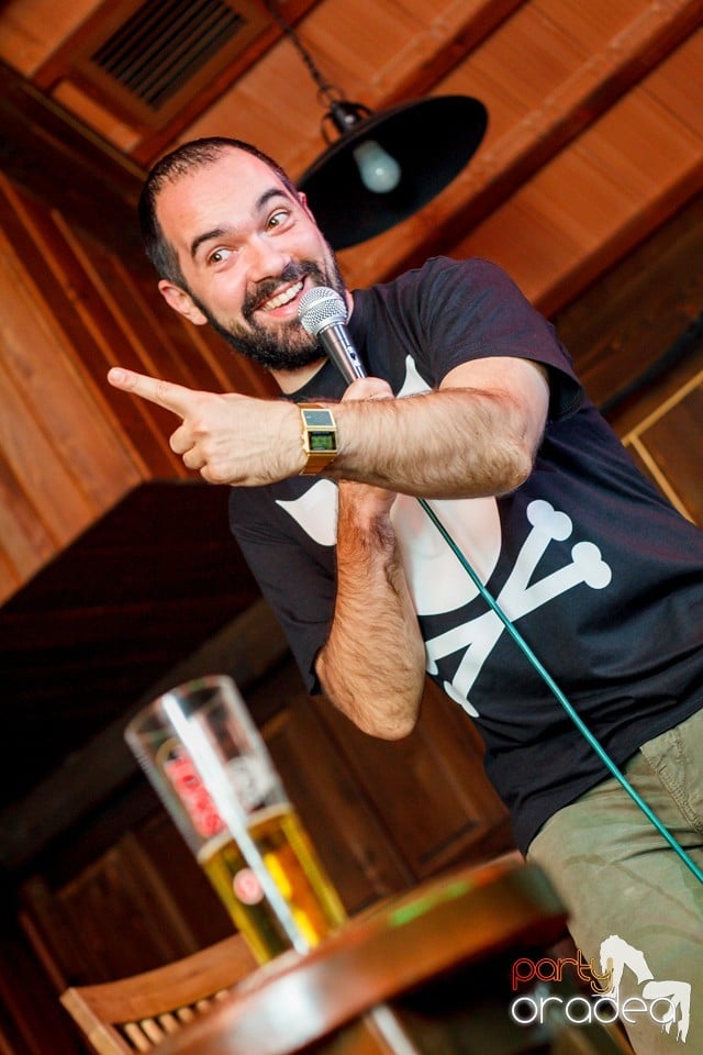 Stand up comedy, Queen's Music Pub