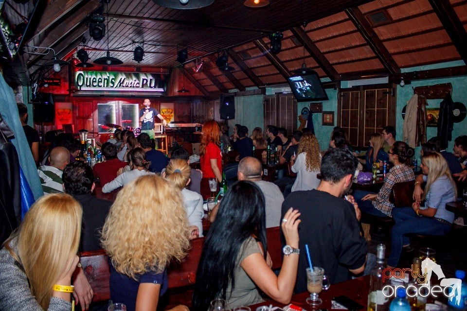 Stand up comedy, Queen's Music Pub