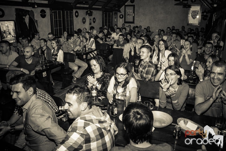 Stand up comedy, Queen's Music Pub