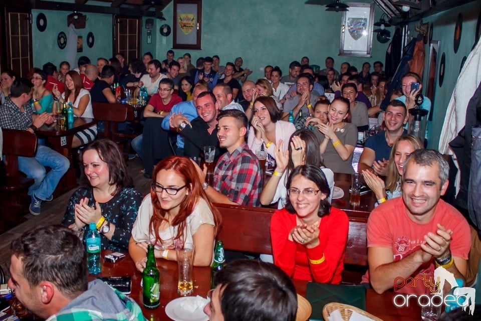 Stand up comedy, Queen's Music Pub