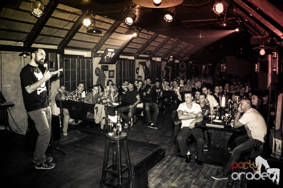 Stand up comedy, Queen's Music Pub