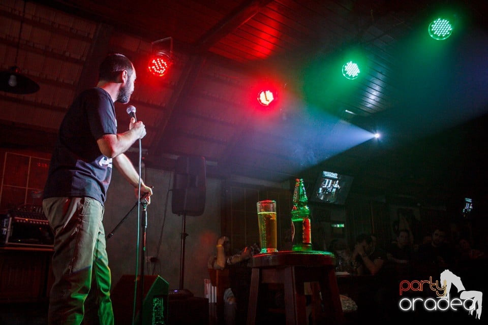 Stand up comedy, Queen's Music Pub