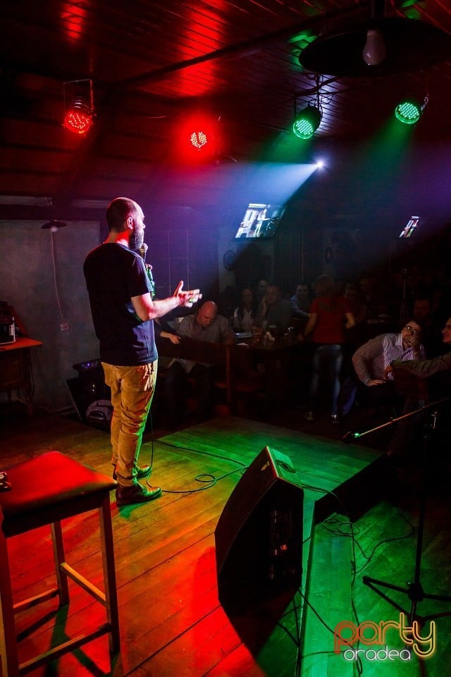 Stand Up cu Teo, Queen's Music Pub