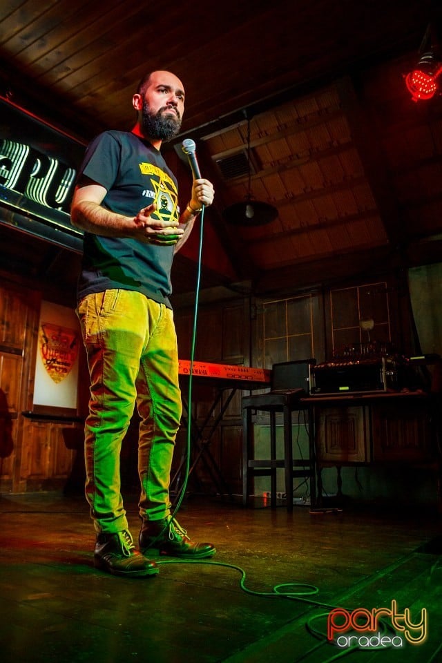 Stand Up cu Teo, Queen's Music Pub