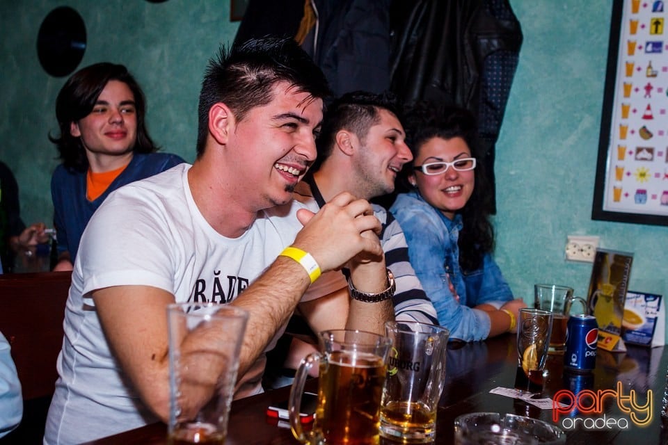 Stand Up cu Teo, Queen's Music Pub
