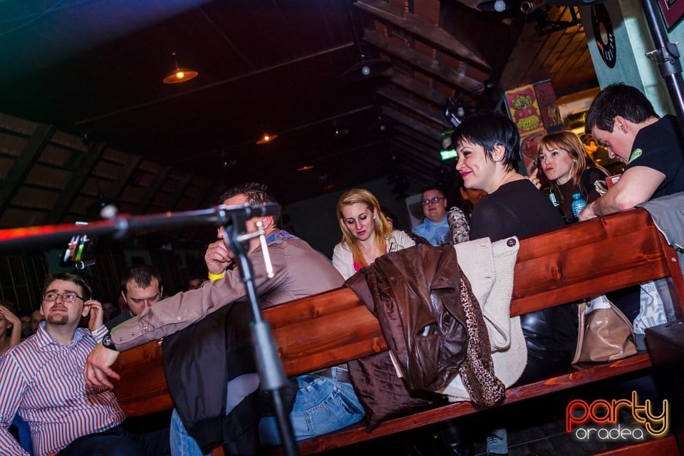 Stand Up cu Teo, Queen's Music Pub