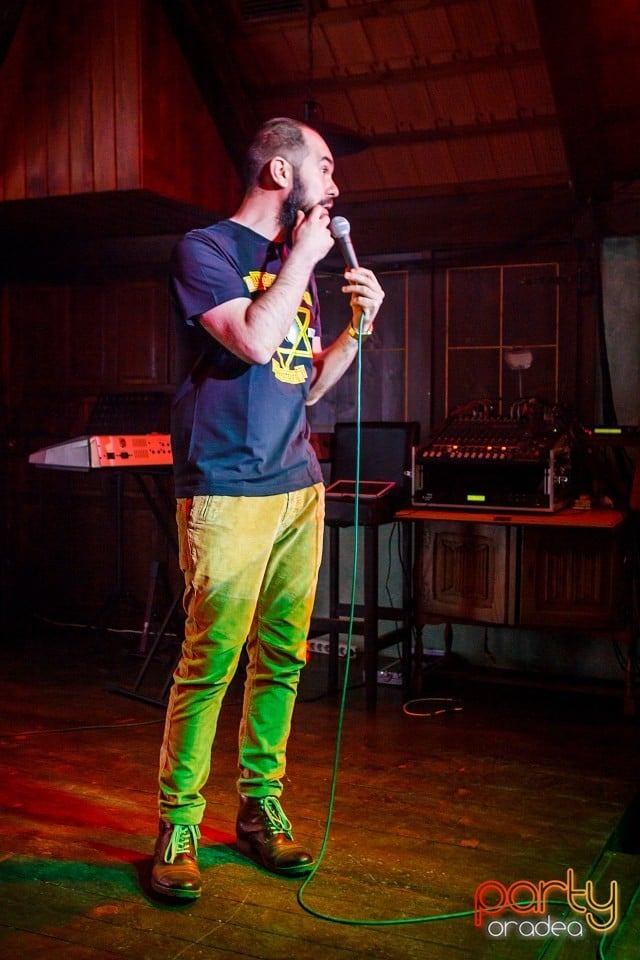 Stand Up cu Teo, Queen's Music Pub