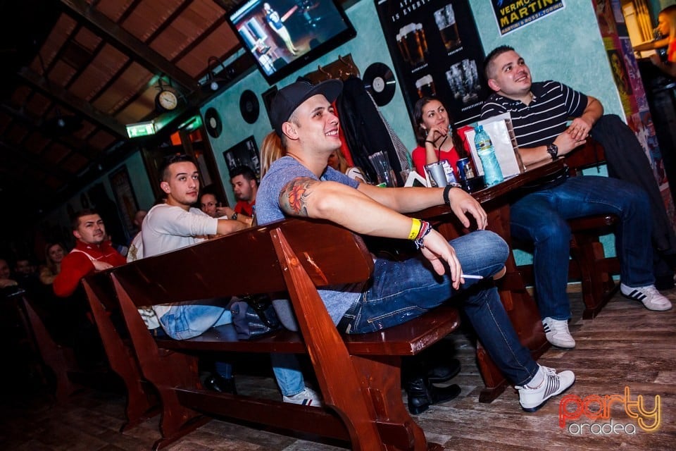 Stand Up cu Teo, Queen's Music Pub