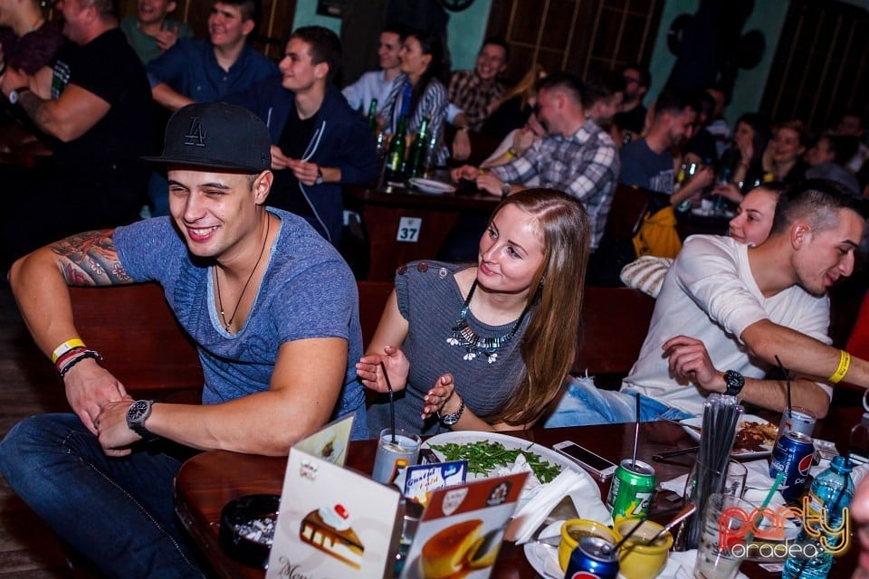 Stand Up cu Teo, Queen's Music Pub