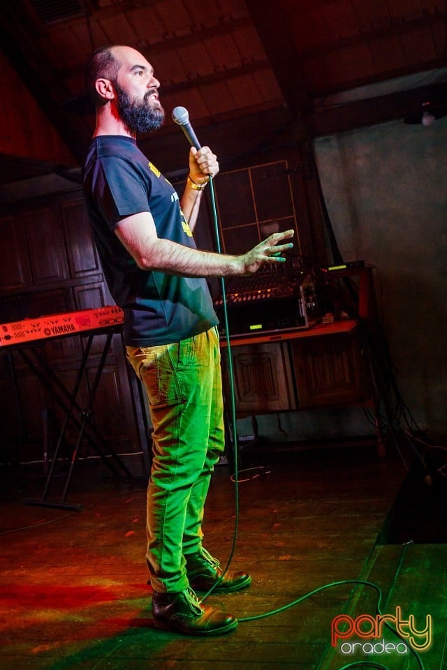 Stand Up cu Teo, Queen's Music Pub