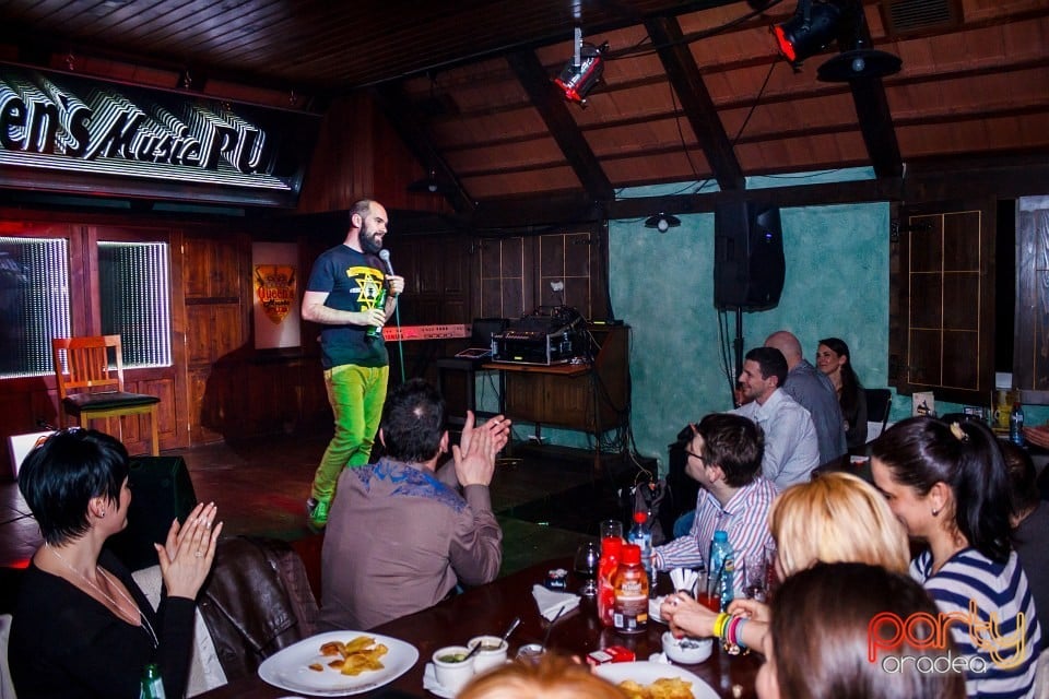 Stand Up cu Teo, Queen's Music Pub