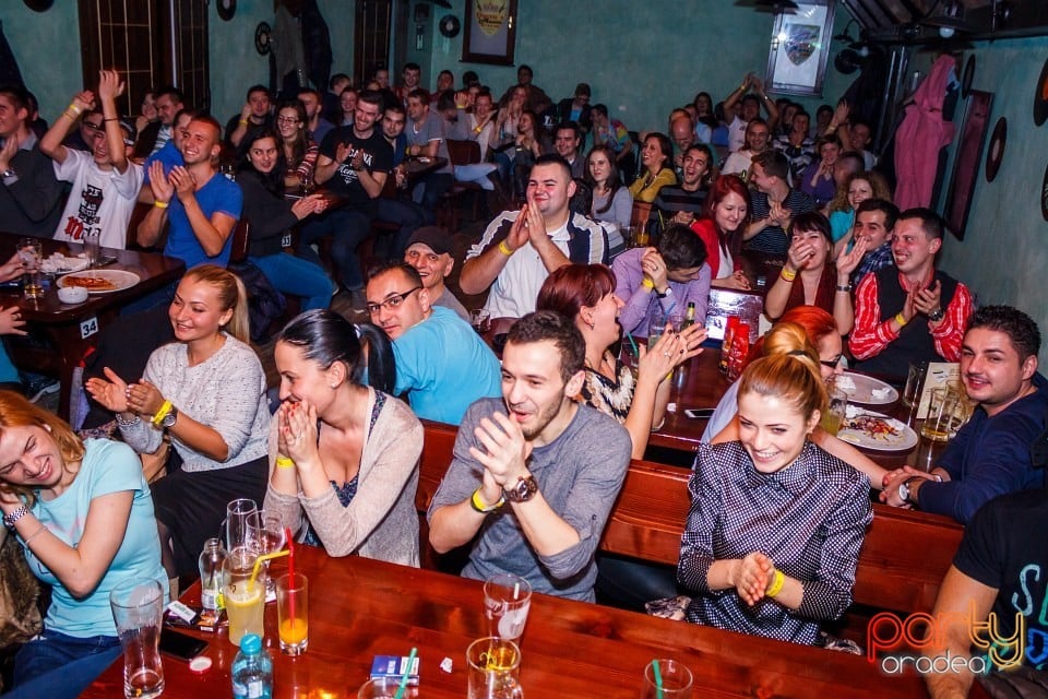 Stand Up cu Teo, Queen's Music Pub