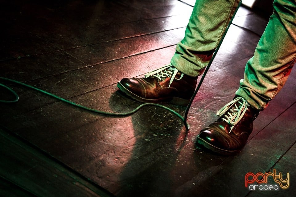 Stand Up cu Teo, Queen's Music Pub