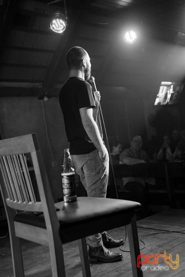 Stand Up cu Teo, Queen's Music Pub