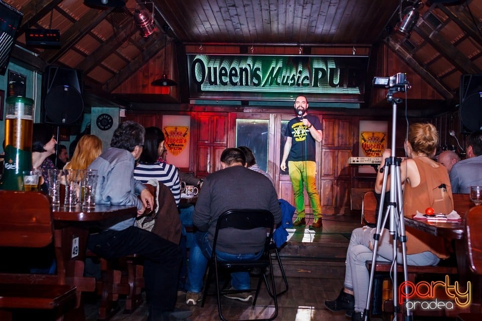 Stand Up cu Teo, Queen's Music Pub