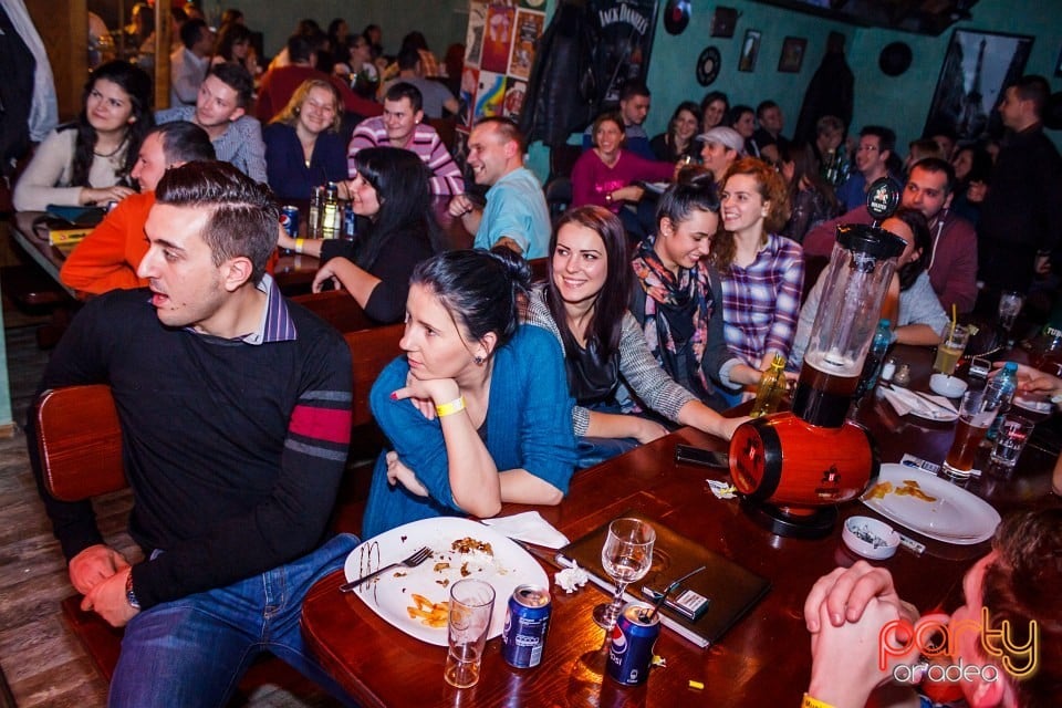 Stand Up cu Teo, Queen's Music Pub