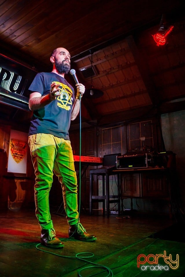 Stand Up cu Teo, Queen's Music Pub