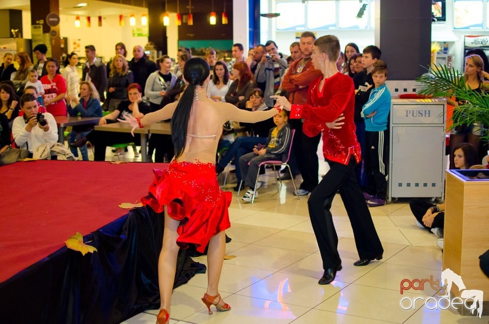 Stand Up Gentlemen! - Prezentare de modă, Lotus Center