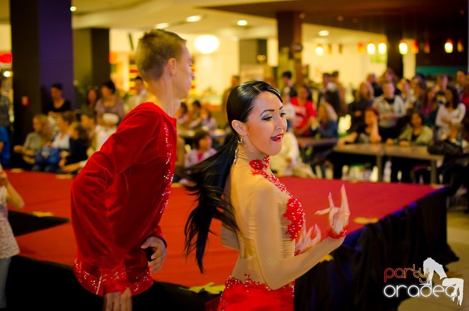 Stand Up Gentlemen! - Prezentare de modă, Lotus Center