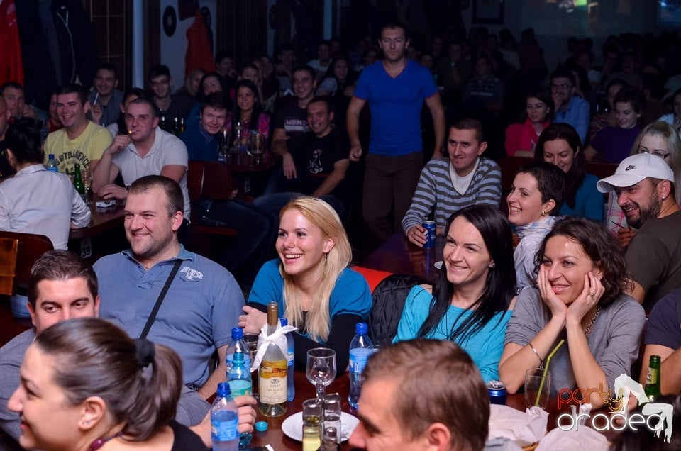 Stand up in the city cu Costel în Queen's, Queen's Music Pub