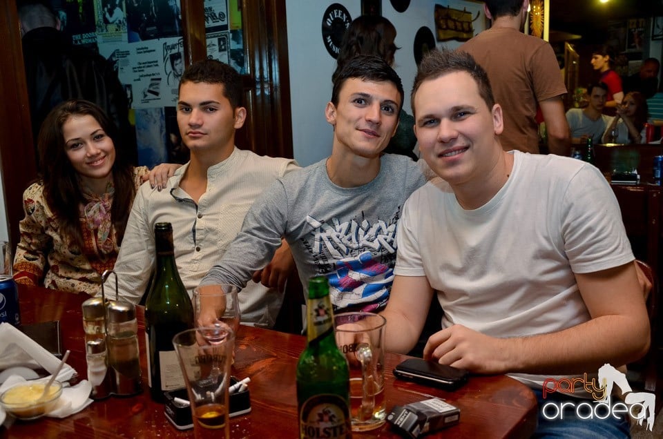 Stand up in the city cu Costel în Queen's, Queen's Music Pub