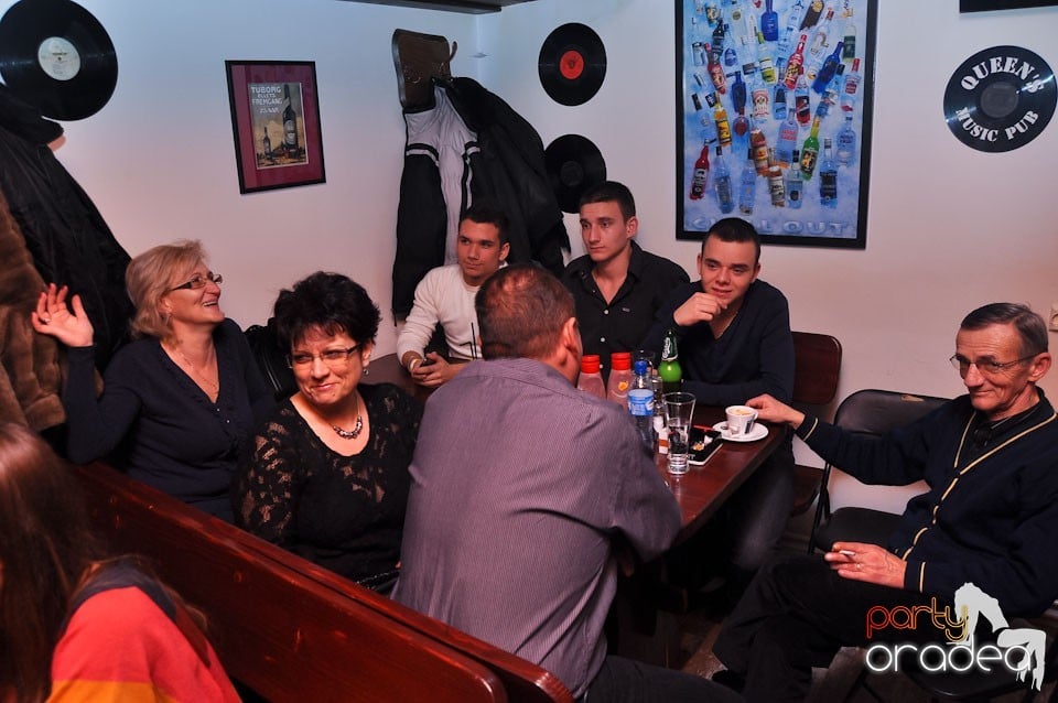 Stand-up in the City cu Costel, Queen's Music Pub