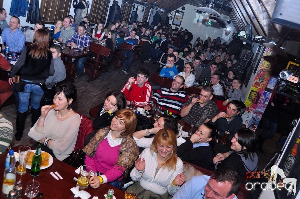 Stand-up in the City cu Costel, Queen's Music Pub