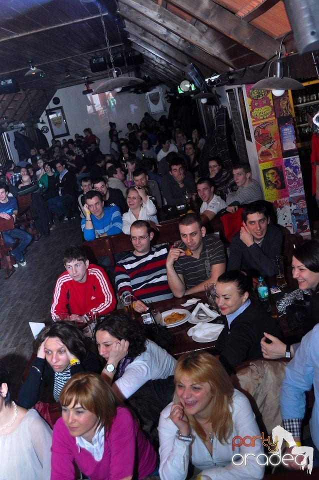 Stand-up in the City cu Costel, Queen's Music Pub