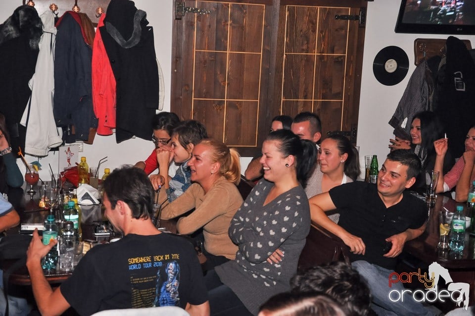 Stand up in the city cu Teo în Queen's, Queen's Music Pub