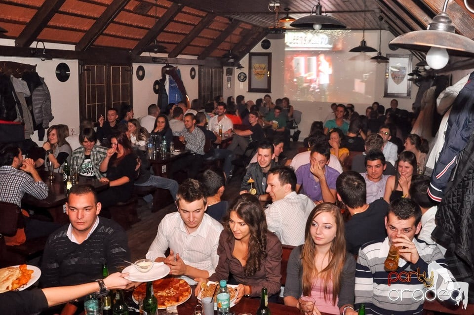 Stand up in the city cu Teo în Queen's, Queen's Music Pub