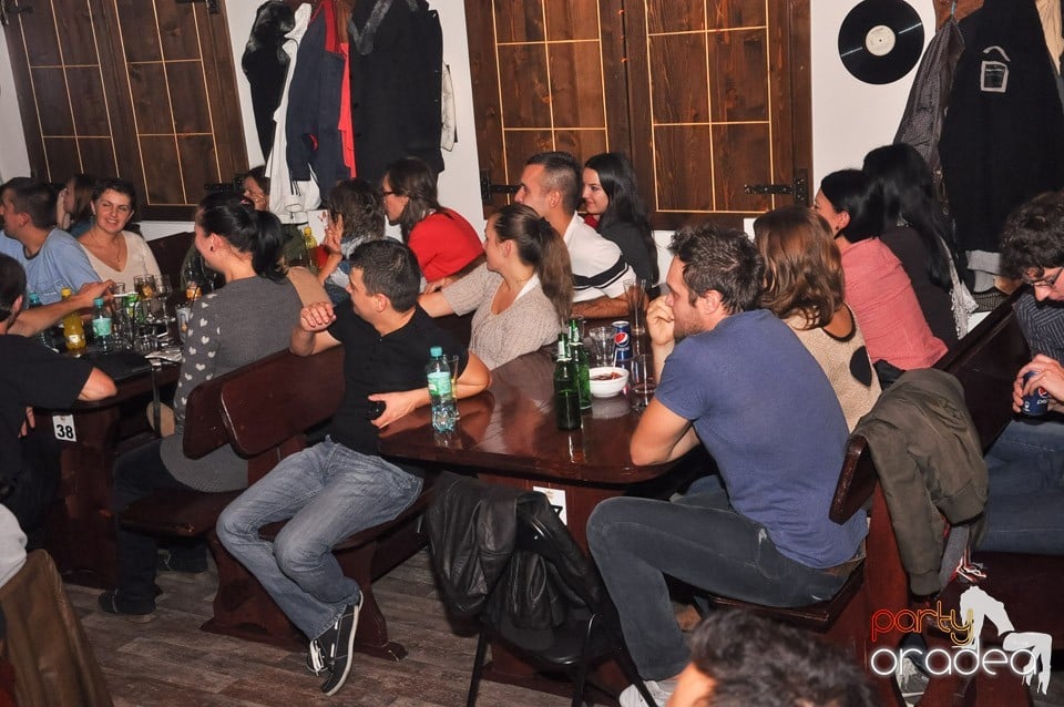 Stand up in the city cu Teo în Queen's, Queen's Music Pub