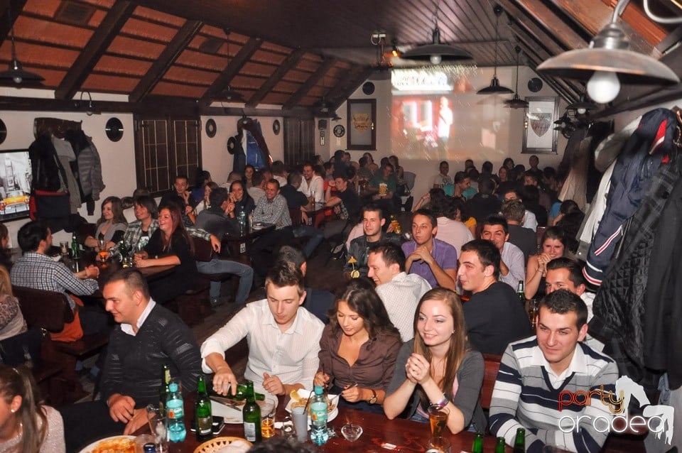 Stand up in the city cu Teo în Queen's, Queen's Music Pub