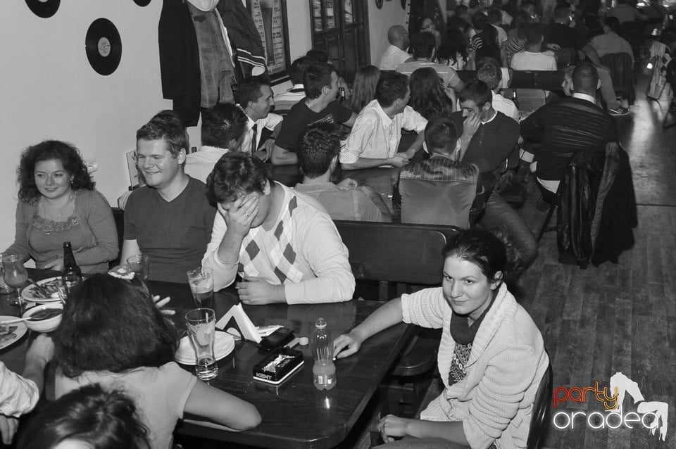 Stand up in the city cu Teo în Queen's, Queen's Music Pub