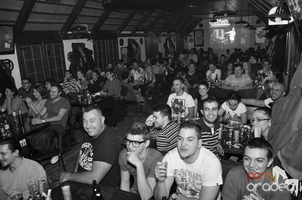 Stand up in the city cu Teo în Queen's, Queen's Music Pub