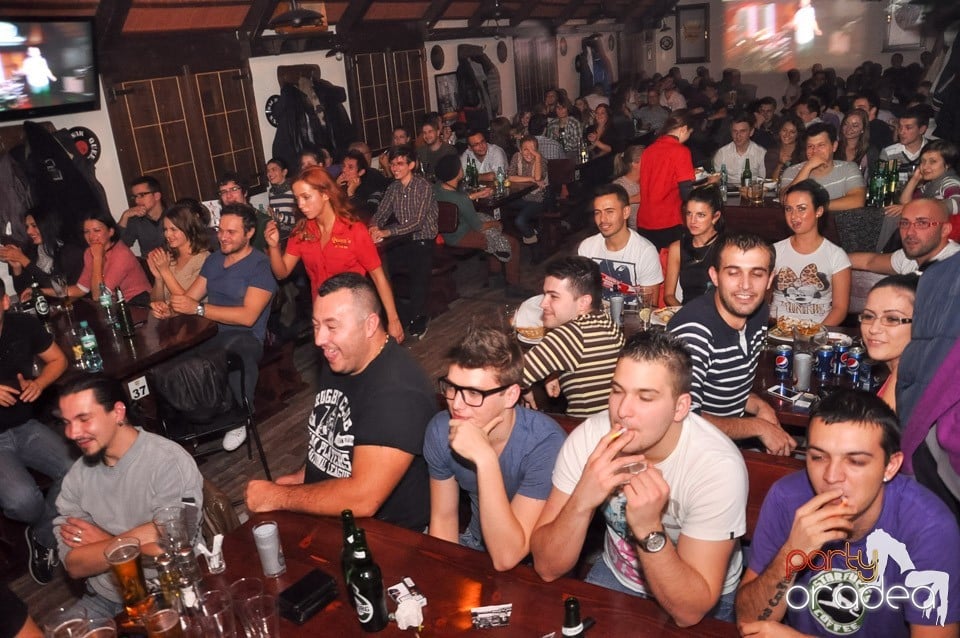 Stand up in the city cu Teo în Queen's, Queen's Music Pub