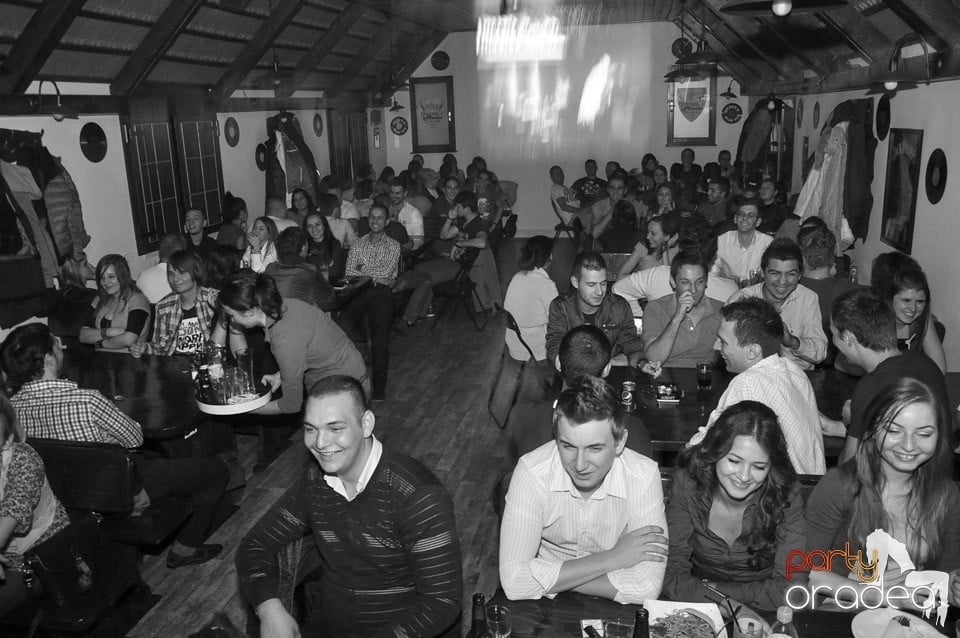 Stand up in the city cu Teo în Queen's, Queen's Music Pub