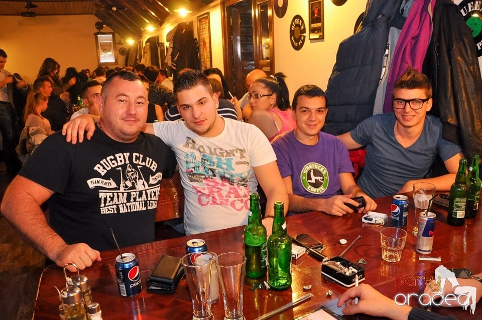 Stand up in the city cu Teo în Queen's, Queen's Music Pub